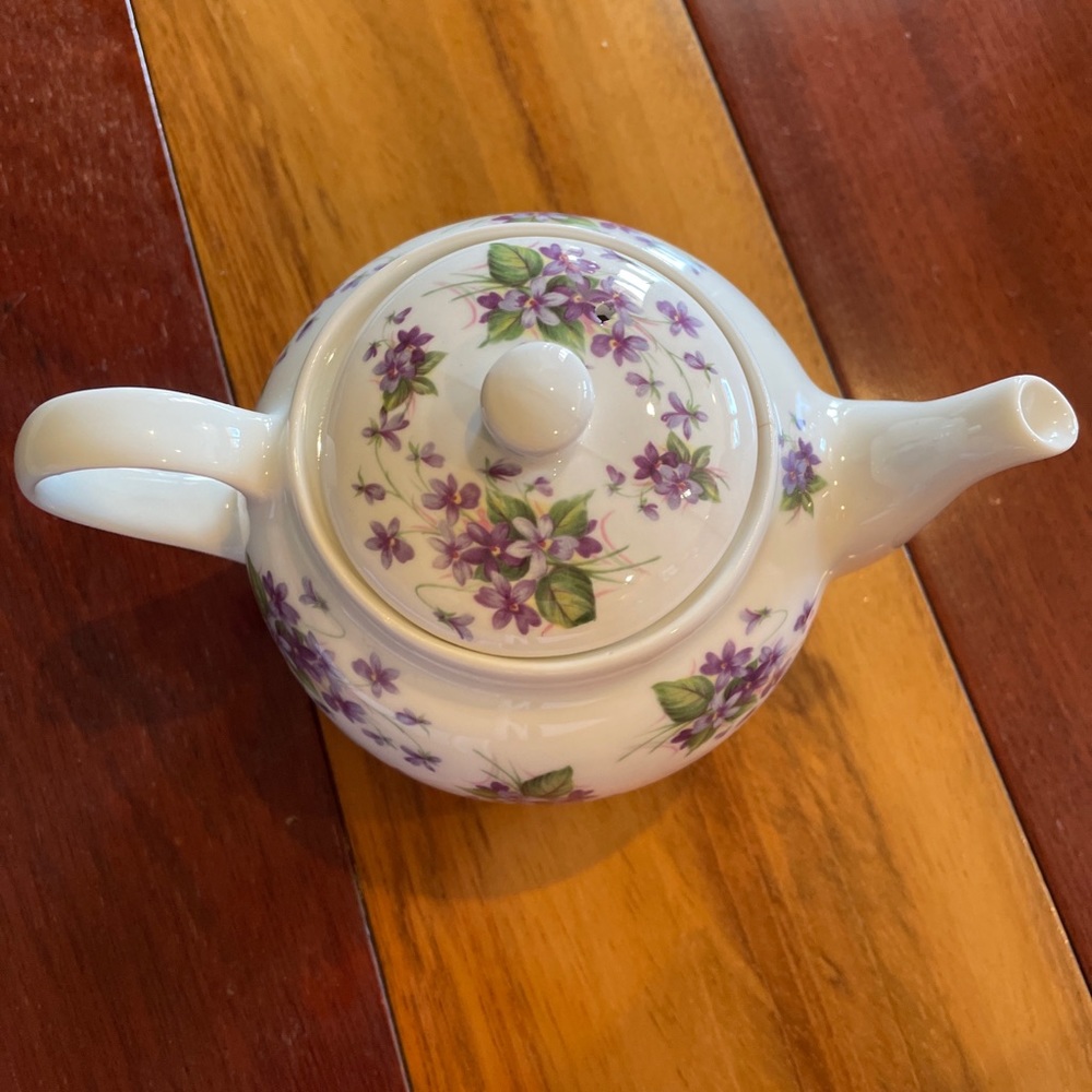 St George Tea Set - Picture 5 of 5